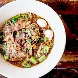 ร้านแซ่บริมซอย เตี๋ยวจ่าเรือ อาหารอีสาน บางใหญ่