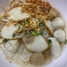 เส้นเล็กต้มยำ