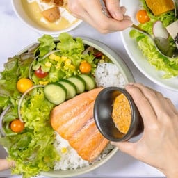 Salmon rice bowl
