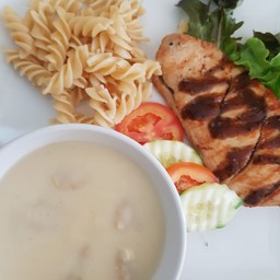 สเต็กไก่.มักกะโรนีซุปครีมทูน่า