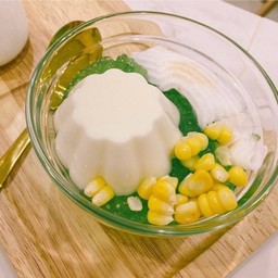 พุดดิ้งนมสาคูข้าวโพดมะพร้าวอ่อน