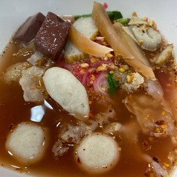 เส้นเล็กเย็นตาโฟต้มยำ