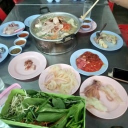 แม่มูลหมูกะทะ บุฟเฟ่ต์ทะเลเผา