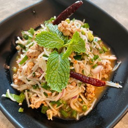 ลาบขนมจีน