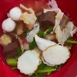 กิน มั่ง ดิ ก๋วยเตี๋ยวลูกชิ้นปลาทำเอง กาญจนาภิเษก(เจ้าเก่าบ้านกล้วย-ไทรน้อย)