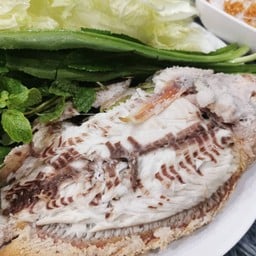 ส้มตำในบ้าน ตำนานปลาเผารสเด็ด