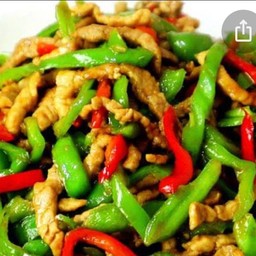 หมูเส้นผัดพริกหวาน青椒肉丝