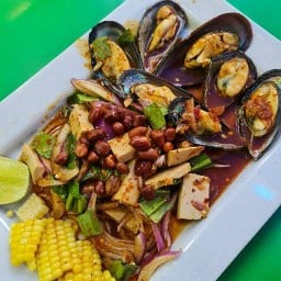 ส้มตำเจ๊ผึ้งเมืองเก่า