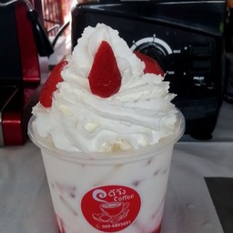 สตอเบอรี่นมสดทูโทนวิปครีม