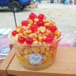 ข้าวโพดคลุกเนยราดสตอเบอร์รี่+เยลลี่
