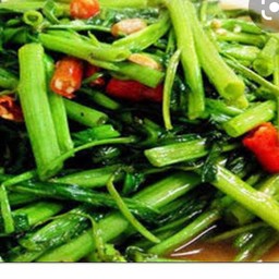 ผัดผักบุ้งไฟแดง爆炒空心菜