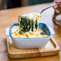 ผักโขมอบชีส