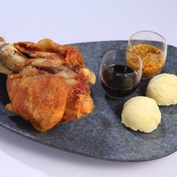 ขาหมูเยอรมันทอดด