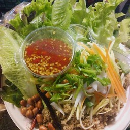 แก่น@ทร ยำแหนมยำปลาดุกฟู @โลตัสคำเที่ยง