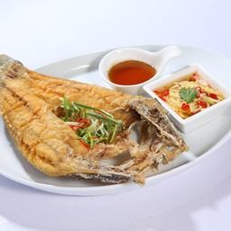 กะพงทอดราดน้ำปลา