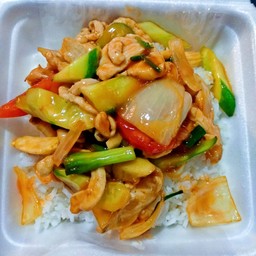 ข้าวราดผัดเปรี้ยวหวานไก่