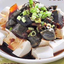 ยำไข่เยี่ยวม้าเต้าหู้皮蛋豆腐