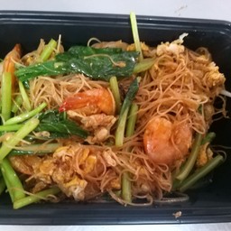 เส้นหมี่ผัดซีอิ้วกุ้ง