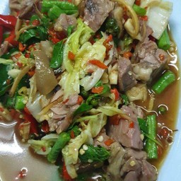 ผัดกระเพราขาหมู