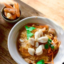 เนื้อปูอบวุ้นเส้น  ( casseroled meat crab with glass noodles )