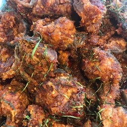 ผัดเผ็ดปลาดุกกรอบ