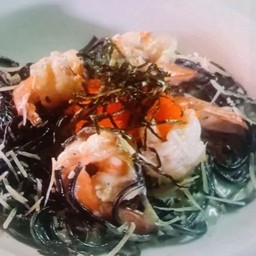 เส้นหมึกดำครีมซอสกุ้งไข่กุ้ง