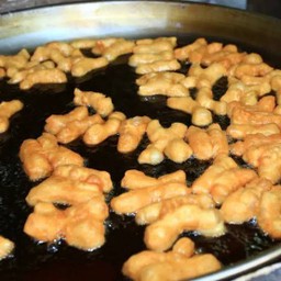 ปาท่องโก๋และหมูปิ้งนมสด(เสรีไทย)