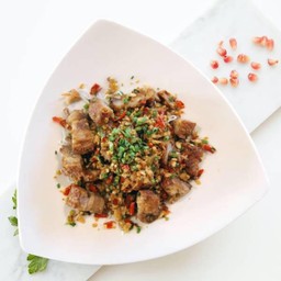หมูกรอบผัดพริกเกลือ