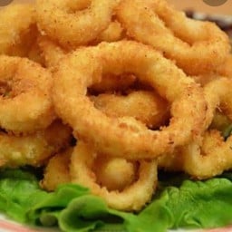 ปลาหมึกม้วนทอด炸鱿鱼