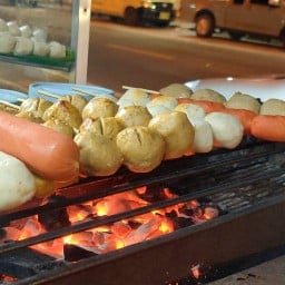 ลูกชิ้นปิ้งหน้าแขวงท่าทราย