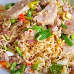 ยำมาม่า