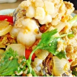 ไข่หมึกผัดผงกะหรี่