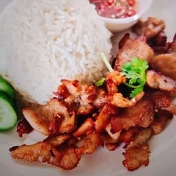 ข้าวหมูทอดกระเทียม