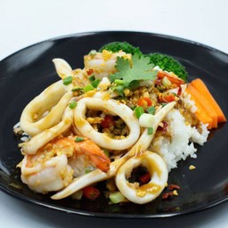 ข้าวทะเลผัดพริกเกลือ
