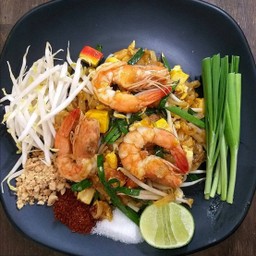 อลังการ ผัดไทยกุ้งสด