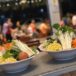 เจ้น้อยหมูย่างเกาหลี สาขา เหมือง