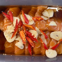 แซลมอนดอง +ซีฟู้ด