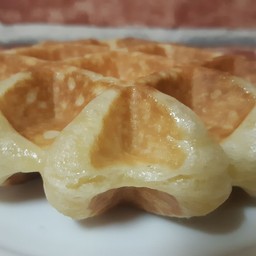 Vanilla liege waffle