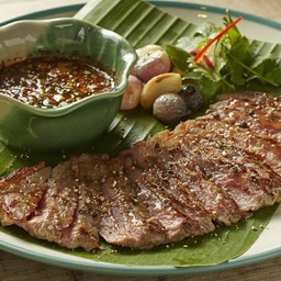 เนื้อออสเตรเลี่ยนมาเบิลย่างจิ้มแจ่ว.