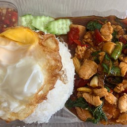 กระเพราไก่+ไข่ดาว