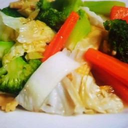 ผัดผักรวมมิตรกุ้ง