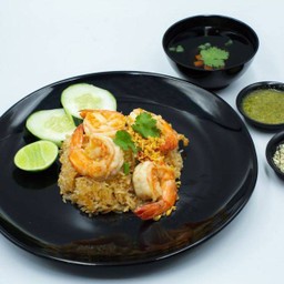 ข้าวผัดกระเทียมกุ้ง (ข้าวคลุก)