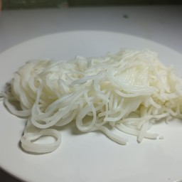 ขนมจีน 100 กรัม