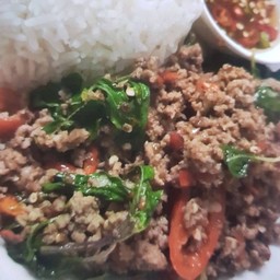 ข้าวราดกะเพรา