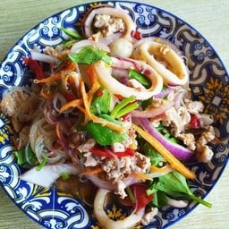 ยำวุ้นเส้นรวมมิตร