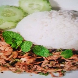 ข้าวหน้าสะโพกไก่ย่างน้ำตก