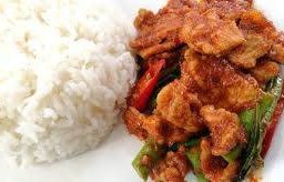 หมู ไก่ ผัดพริกแกง