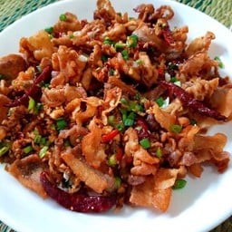 ข้าวสามชั้นผัดพริกเกลือ