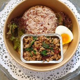 กะเพราอกไก่คลีน 120g + ข้าวสามสี 150 g