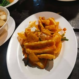 ปลาหมึกผัดไข่เค็ม